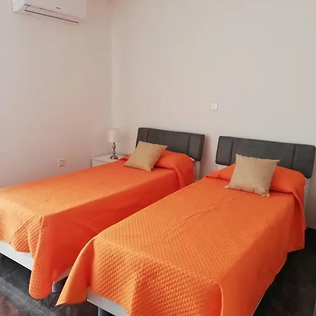 Central, Fully Equipped Modern - 2 Apartment L-Imgarr