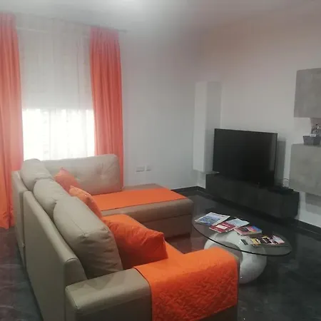Central, Fully Equipped Modern - 2 Apartment *